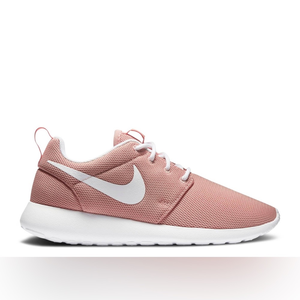 Brand New Nike Roshe One Coral Stardust Size Women’s 10/ Men’s 8.5